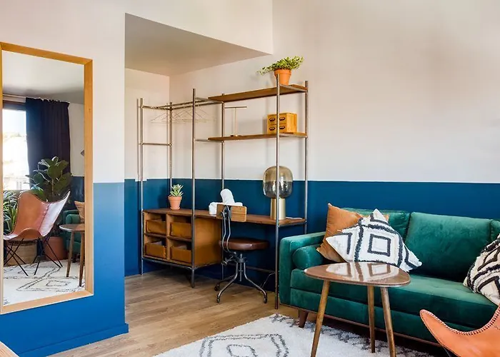 Secret Patio Hostel *