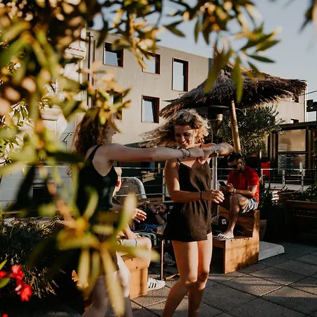 אכסניה Selina Secret Garden By Ikigai Global Hospitality ליסבון