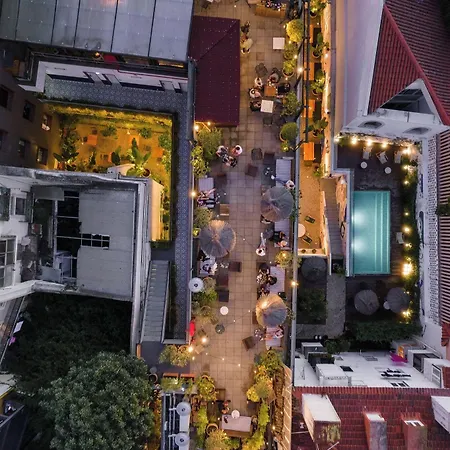 Secret Patio ホステル