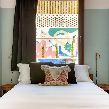 Selina Secret Garden Hostel Lissabon