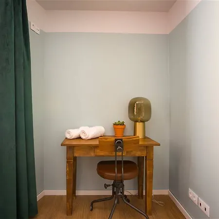 Selina Secret Garden Hostel Lissabon