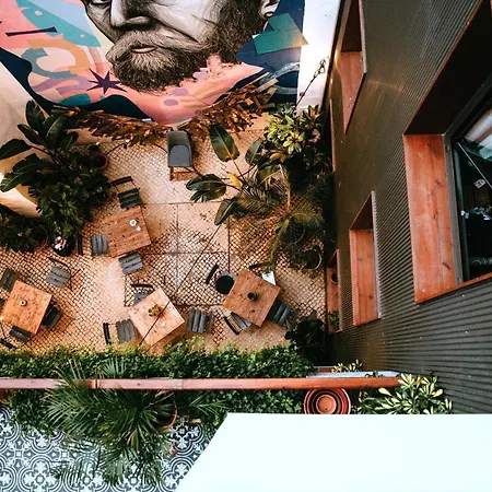 Hostel Selina Secret Garden Lisboa